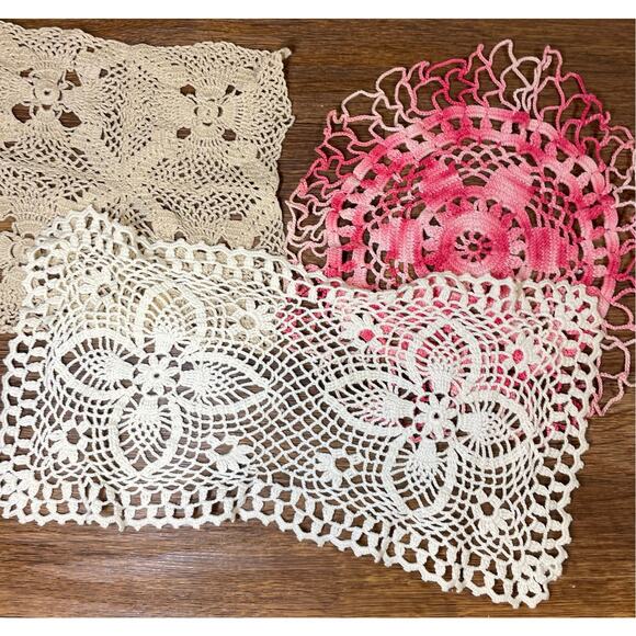 Lot of 3 Handmade Doilies vintage - Picture 1 of 8